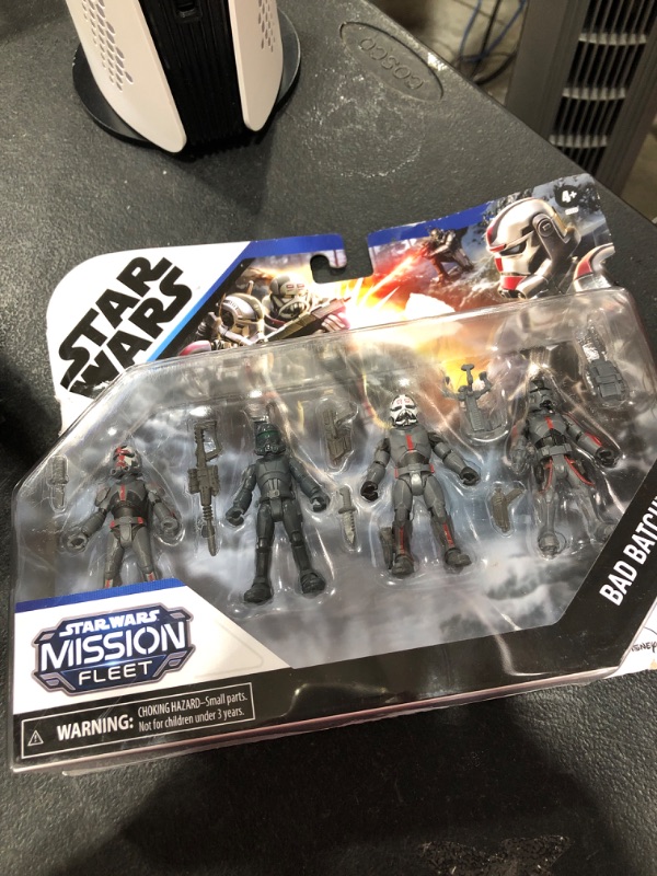 Photo 2 of STAR WARS Mission Fleet Clone Commando Clash 2.5-Inch-Scale Action Figure 4-Pack with Multiple Accessories, Toys for Kids Ages 4 and Up,F5333