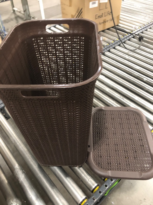 Photo 1 of 16in x 12in x 20in laundry basket w/ lid