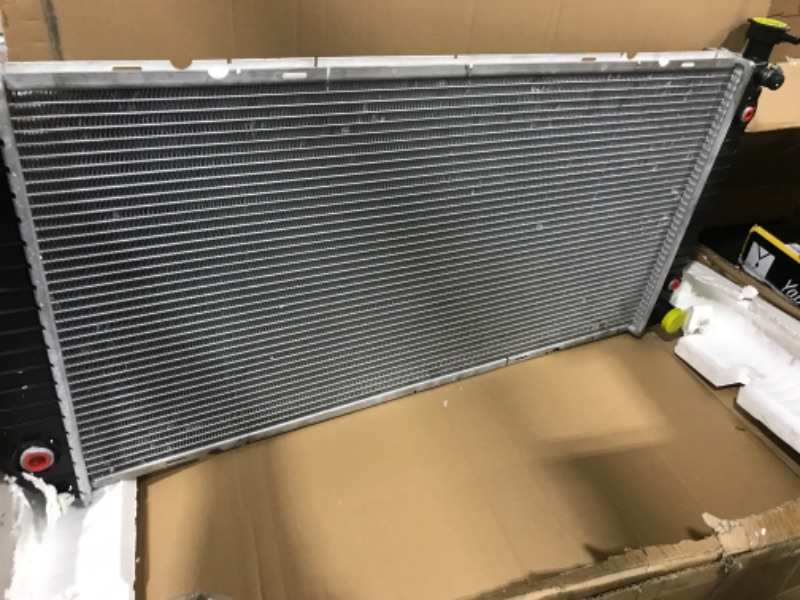 Photo 3 of Spectra Premium CU1693 Complete Radiator for General Motors , Grey