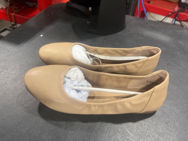 Photo 3 of Amazon Essentials Women's Belice Ballet Flats SIZE  8 Beige