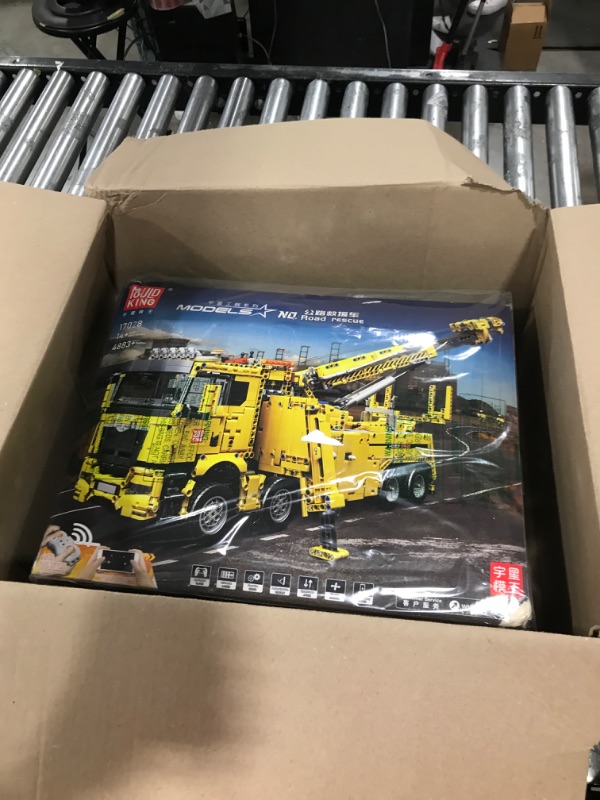 Photo 1 of Mould King 17028 Road Rescue Vehicle Building Block Kits, MOC Building Blocks Set to Build, Gift for Kids Age 8+/Adult Collections Enthusiasts(4883 Pieces with Motor/APP Remote Control)