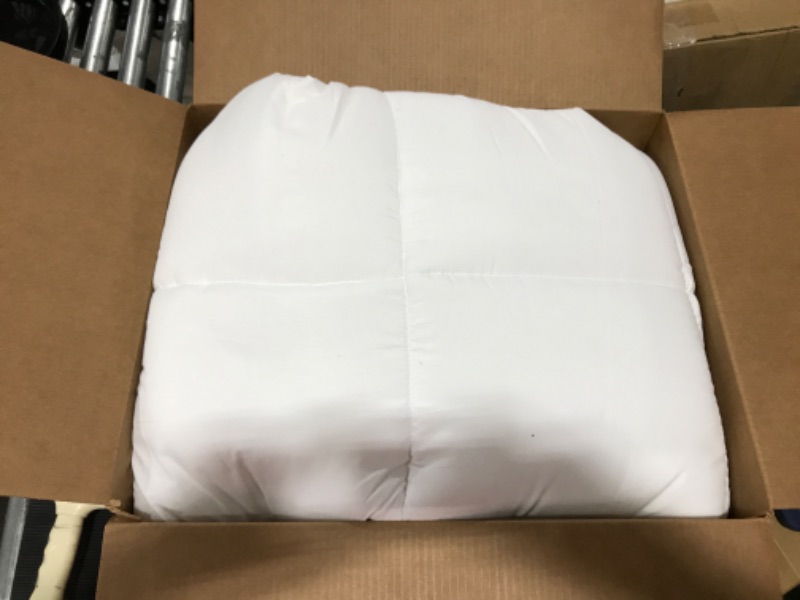 Photo 2 of  Bedding Comforter Duvet Insert - Quilted Comforter with Corner Tabs - Box Stitched Down Alternative Comforter (King, White)