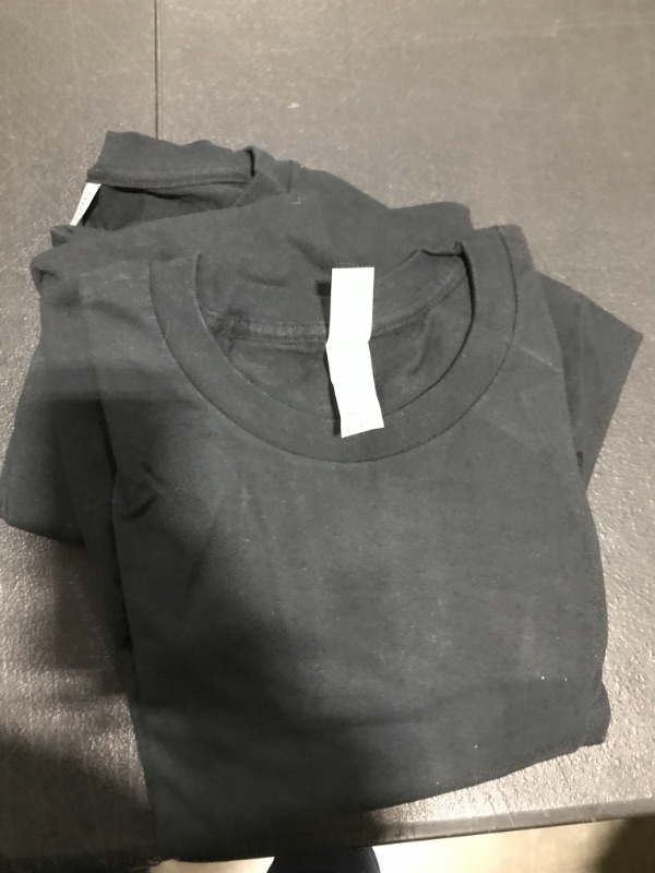 Photo 1 of 2 pack black mens goldan tshirts
size l
