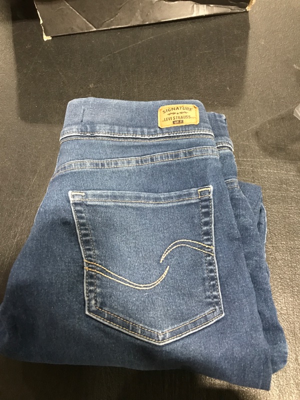 Photo 1 of LEVI JEANS PULL ON SKINNY SIZE 8M 29W 30L 