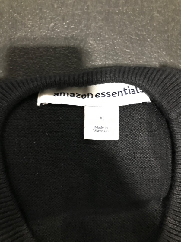 Photo 2 of AMAZON ESSENTIALS SWEATER
SIZE XL