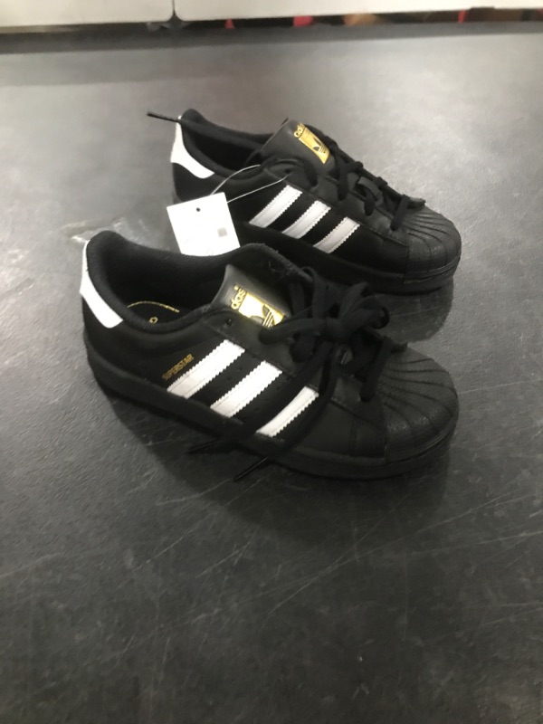 Photo 2 of adidas Originals Unisex-Child Superstar Sneaker Little Kid (4-8 Years) 13 Little Kid Black/White/Black