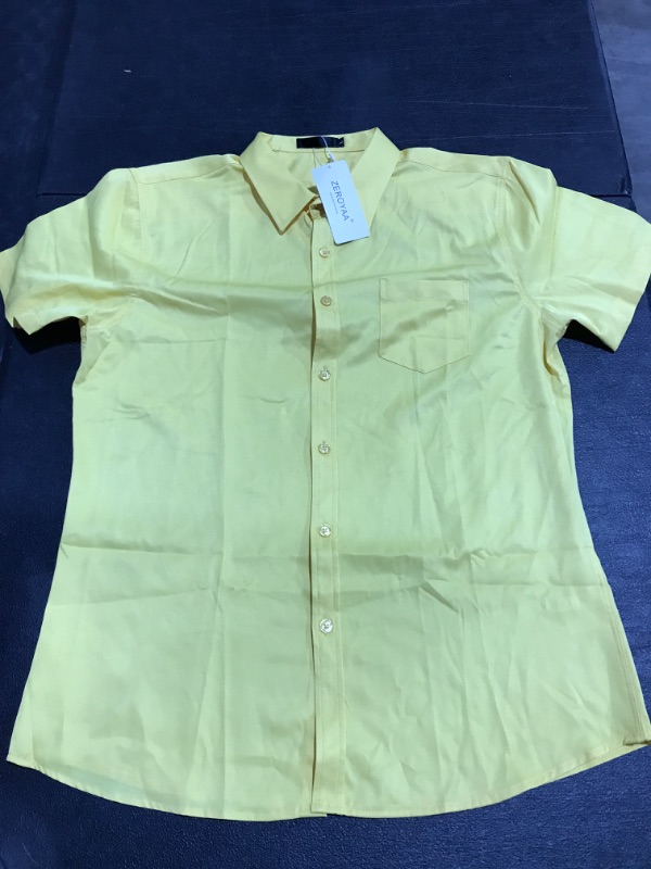 Photo 1 of MEN'S SHORT SLEEVE BUTTON DOWN SHIRT. YELLOW. SIZE LARGE. 
