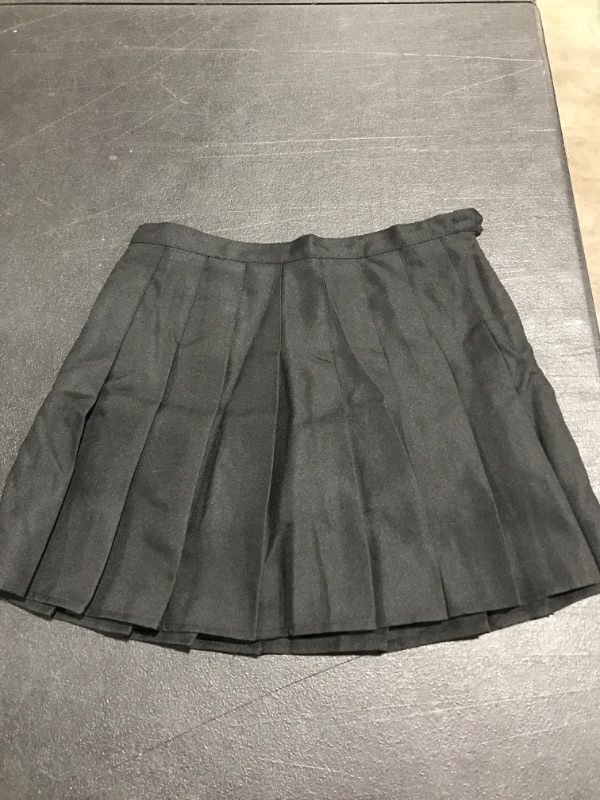 Photo 1 of YOUTH GIRLS' PLEATED SKIRT. BLACK. UNMARKED SIZE (APPROX. M/L)