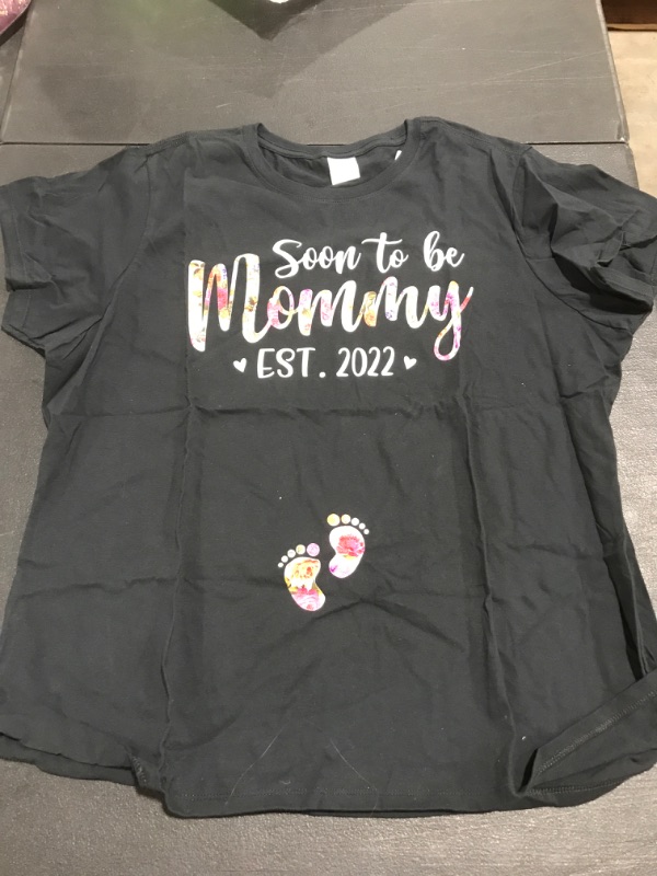 Photo 1 of "SOON TO BE MOMMY" T-SHIRT. BLACK. SIZE 3XL. 