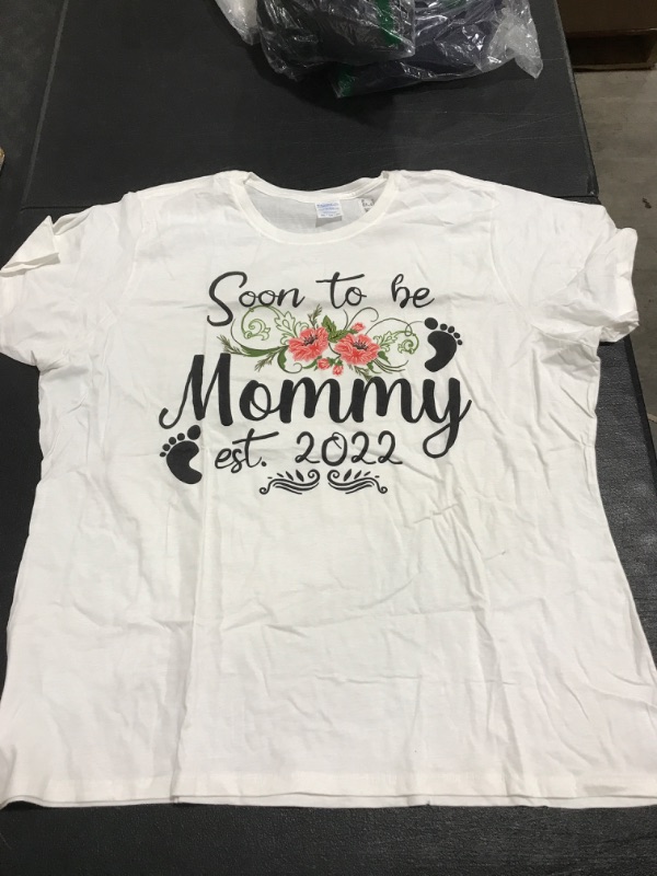 Photo 1 of "SOON TO BE MOMMY" WOMEN'S T-SHIRT. WHITE. SIZE 3XL. 