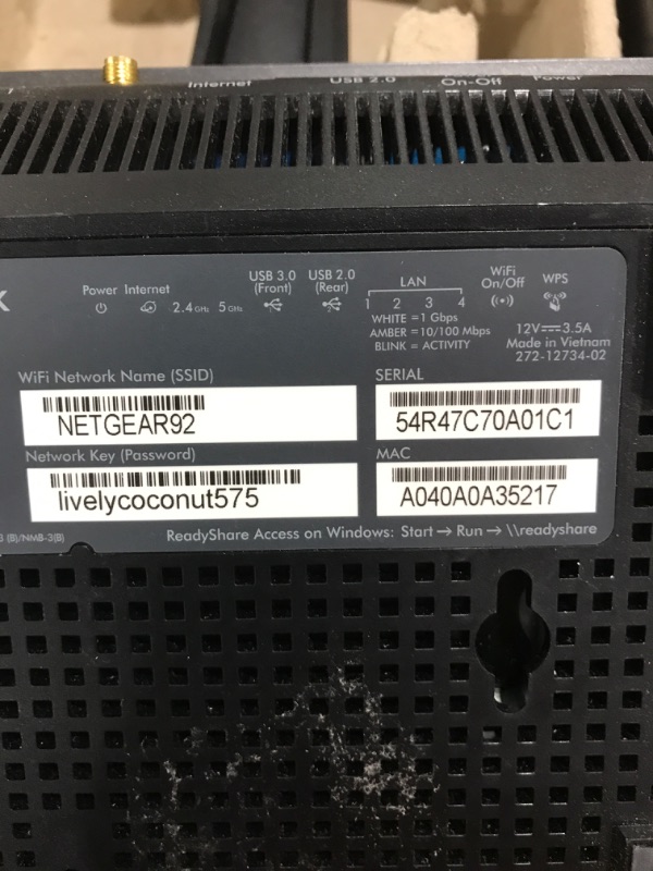 Photo 4 of NETGEAR Nighthawk Smart WiFi Router (R7000P) - AC2300 Wireless Speed (up to 2300 Mbps) | Up to 2000 sq ft Coverage & 35 Devices | 4 x 1G Ethernet and 2 USB ports | Armor Security. PRIOR USE. BOX DAMAGE. 
