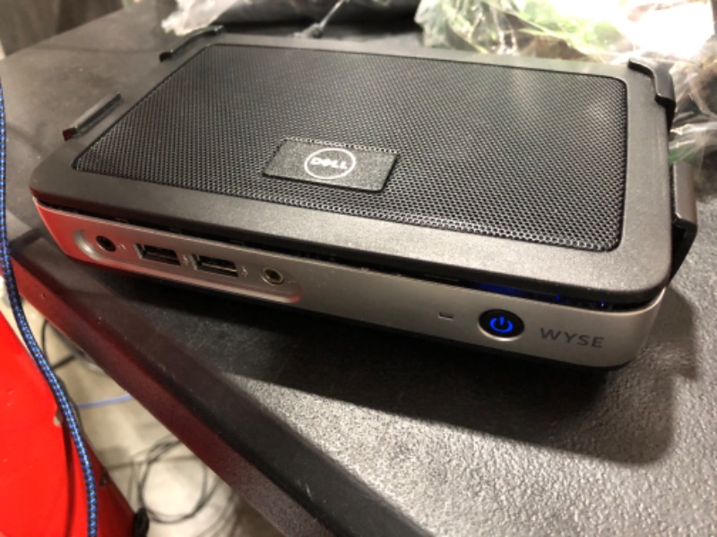 Photo 2 of Dell Wyse 909569-01L P25 Mini Desktop, 512 MB RAM, 32 MB Flash, Black/Silver