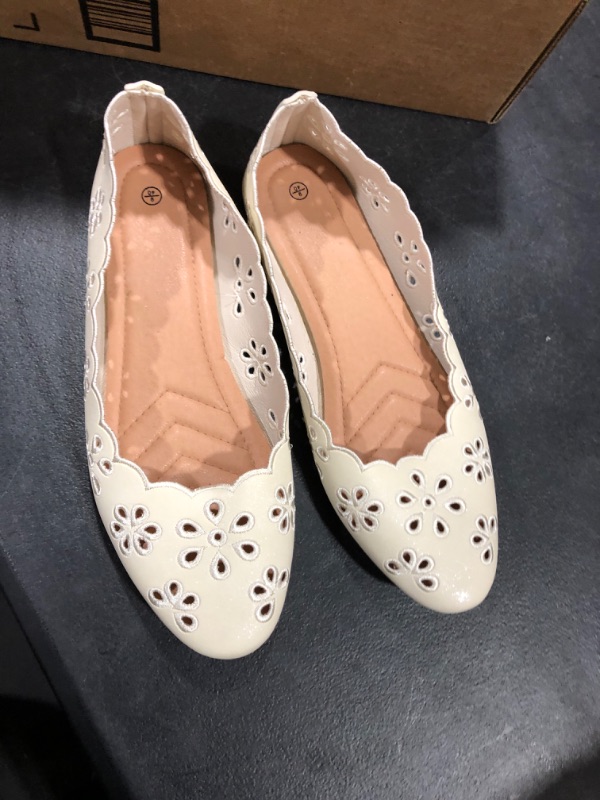 Photo 2 of Women's Ballet Flats Black PU Leather Dress Shoes Comfortable Round Toe Slip on Flats with Floral Eyelets - Sz 9 Beige