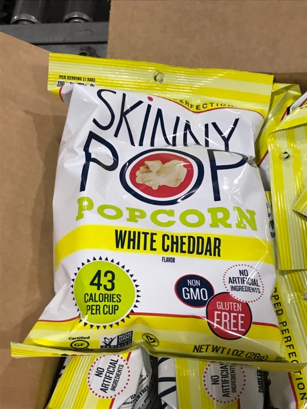 Photo 3 of (Price/Case)Skinnypop Popcorn Gluten Free White Cheddar Popcorn 1 Ounce - 12 per Case Best By: 07/04/2023