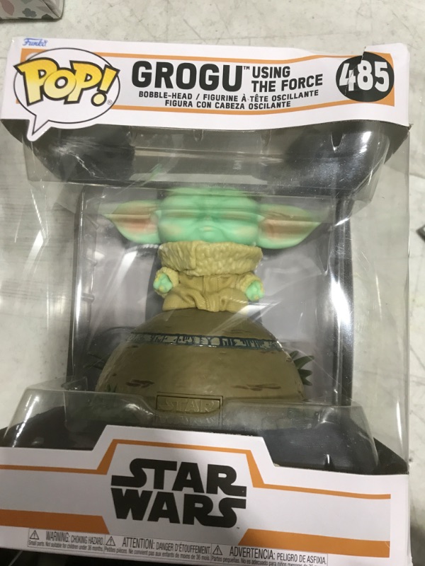 Photo 2 of Funko Pop! Deluxe: Mandalorian - The Child (Grogu) Using The Force (Lights and Sounds) Collectible Vinyl Bobblehead