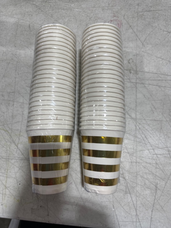 Photo 1 of 50 pc paper cups 