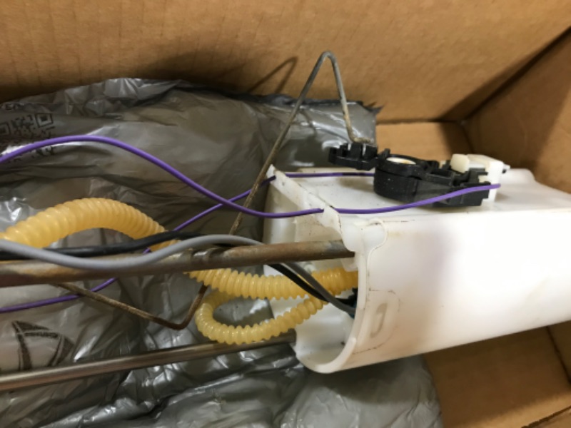 Photo 1 of GM Genuine Parts MU1613 Fuel Pump Module Kit