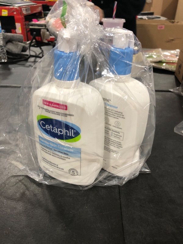 Photo 1 of 2pk Cetaphil Face Wash, Hydrating Gentle Skin Cleanser for Dry to Normal Sensitive Skin, NEW 20oz, Fragrance Free, Soap Free and Non-Foaming

