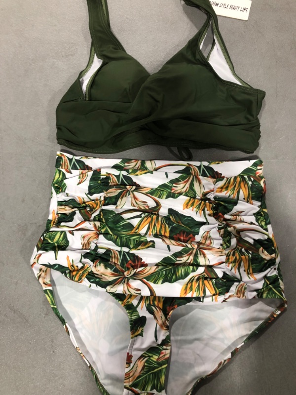 Photo 1 of [Size L] Women's 2 pc Swimsuit