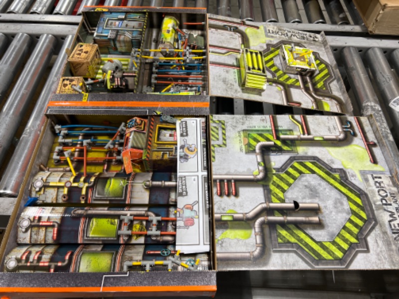 Photo 2 of HEXBUG JUNKBOTS Large Factory Habitat New Port Power Plant, Surprise Toy Playset, Build and LOL with Boys and Girls, Toys for Kids, 285+ Pieces of Action Construction Figures, for Ages 5 and Up