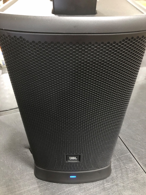 Photo 2 of JBL Professional EON ONE Mk2 All-In-One, Rechargeable Column-Speaker Personal PA Rechargeable PA