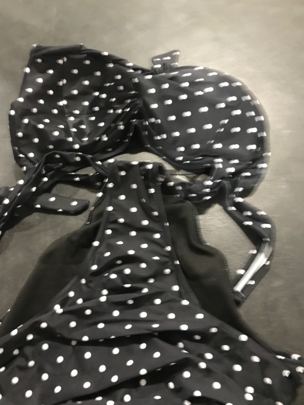 Photo 1 of Womens (M) Bikini 