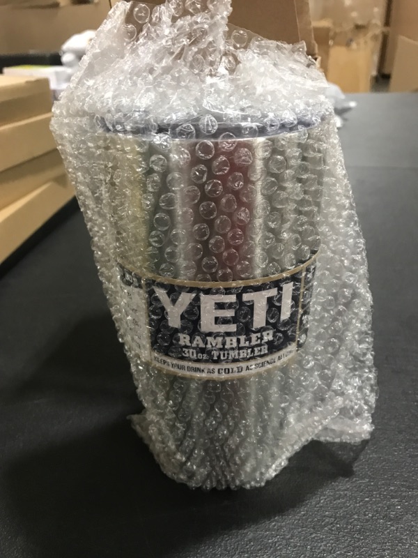 Photo 2 of YETI Rambler 30 oz Tumbler w/Lid