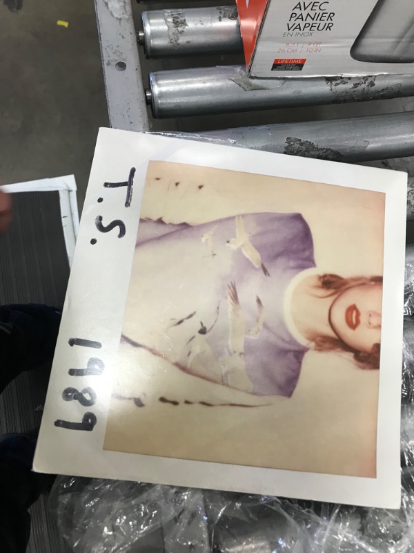 Photo 2 of 1989
Double vinyl
Taylor Swift 