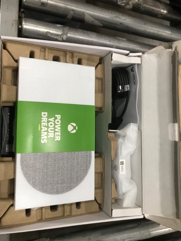 Photo 1 of Microsoft Xbox Series S 512GB Game All-Digital Console + 1 Xbox Wireless1 Controller, White - 1440p Gaming Resolution, 4K Streaming Media Playback, WiFi