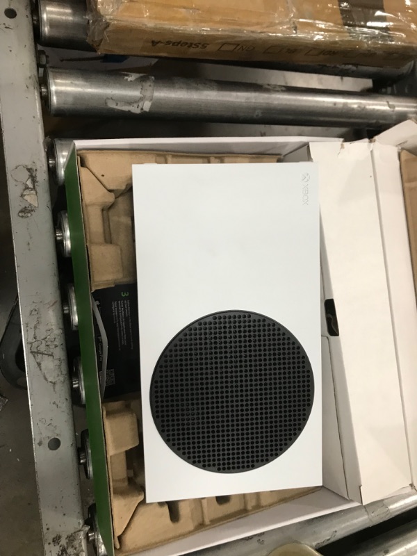 Photo 1 of Microsoft Xbox Series S 512GB Game All-Digital Console + 1 Xbox Wireless1 Controller, White - 1440p Gaming Resolution, 4K Streaming Media Playback, WiFi