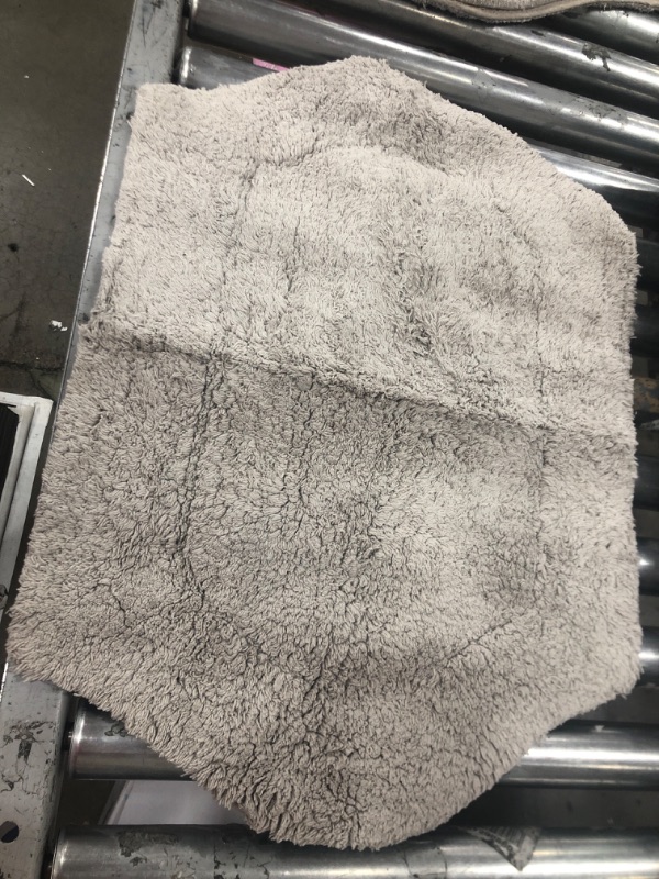 Photo 1 of 3 PIECE GRAY BATHROOM RUG SET(UNKNOWN BRAND)