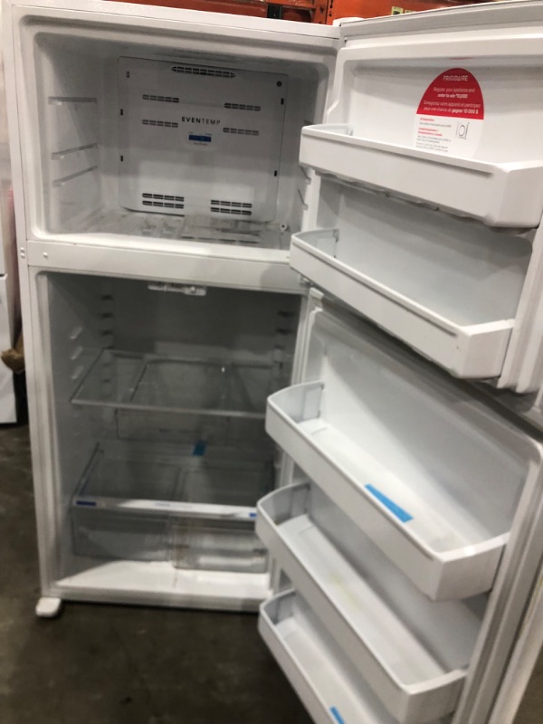 DENTED/DIRTY Frigidaire 30 in. 18.3 cu. ft. Top Freezer Refrigerator