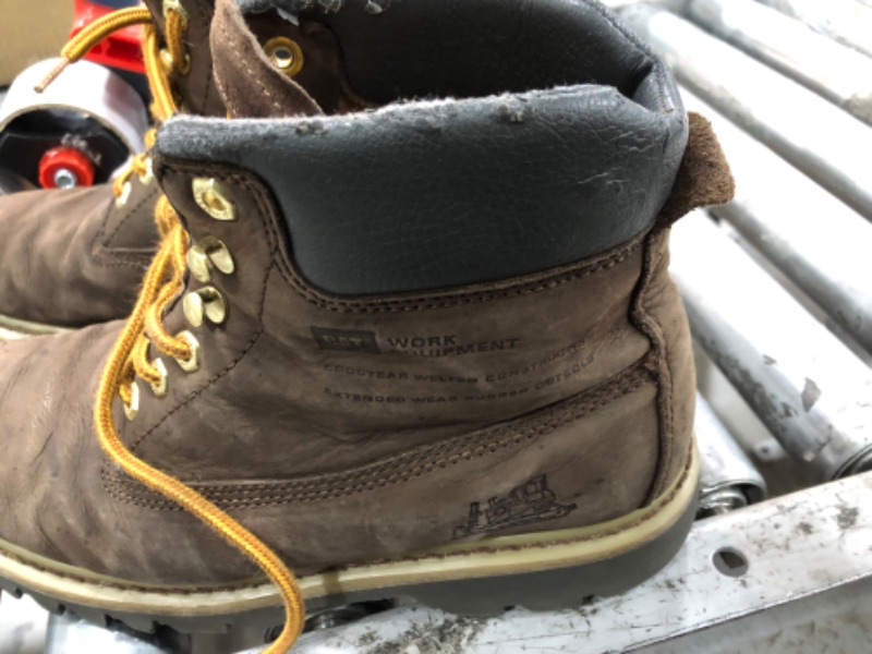 Photo 1 of Cat Footwear Men's Second Shift Steel Toe Work Boot size 9
