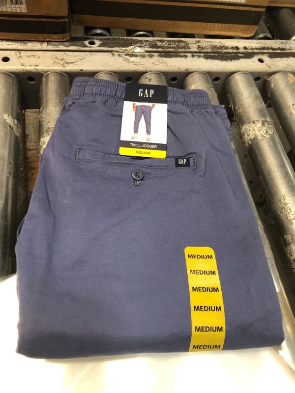 Photo 1 of GAP Men's Elastic Ankle Drawstring Waist Long Pants size medium
