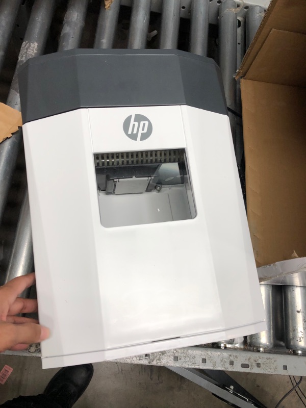 Photo 2 of HP 91004F AF2013 200-Sheet Microcut Heavy-Duty Auto-Feed Shredder