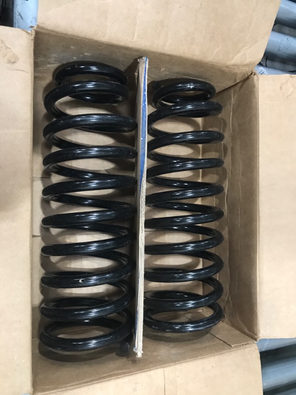 Photo 2 of MOOG 81300 Coil Spring Set