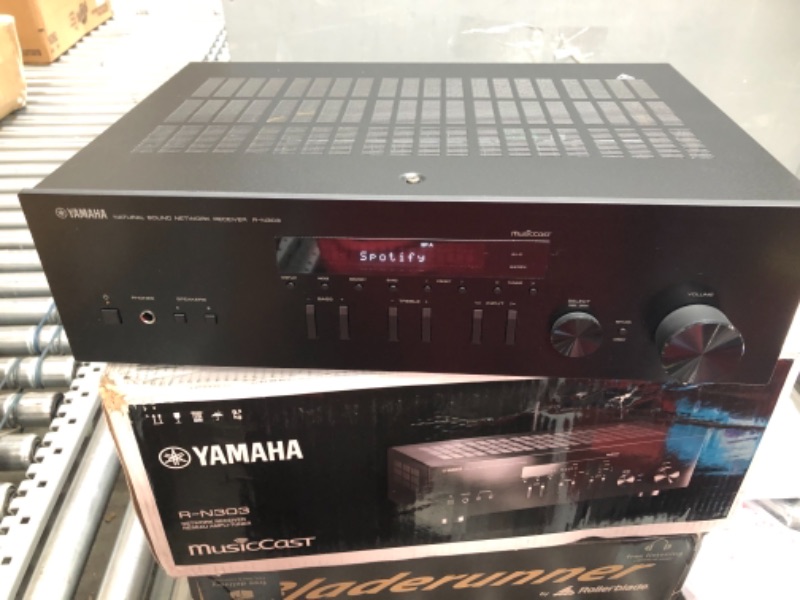 Photo 6 of YAMAHA R-N303BL Stereo Receiver with Wi-Fi, Bluetooth & Phono
