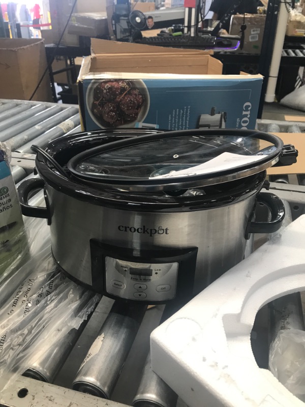 Photo 2 of * item not functional * sold for parts or repair *
Crock-Pot SCCPVL610-S-A 6-Quart Cook & Carry Programmable Slow Cooker with Digital Timer, Stainless Steel