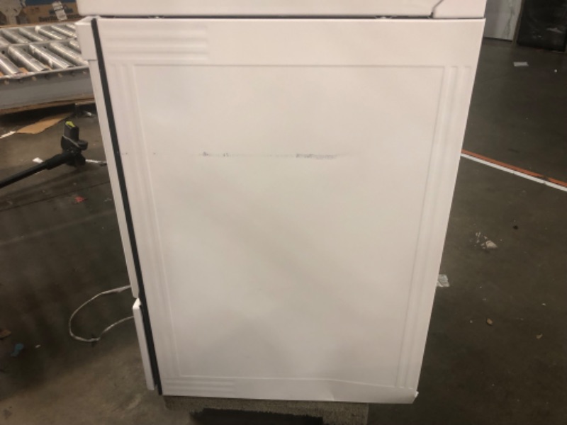 Photo 4 of Whirlpool 30-in Smooth Surface 4 Elements 5.3-cu ft Freestanding Electric Range (White)