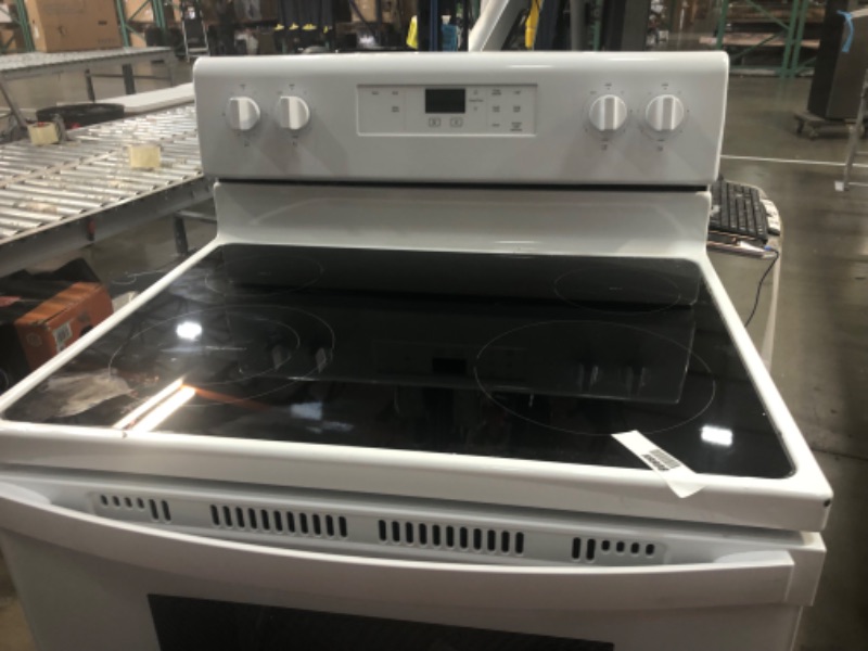 Photo 2 of Whirlpool 30-in Smooth Surface 4 Elements 5.3-cu ft Freestanding Electric Range (White)