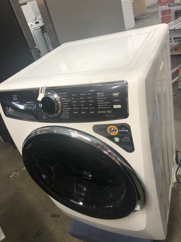 Photo 6 of Electrolux SmartBoost 4.5-cu ft High Efficiency Stackable Steam Cycle Front-Load Washer (White) ENERGY STAR