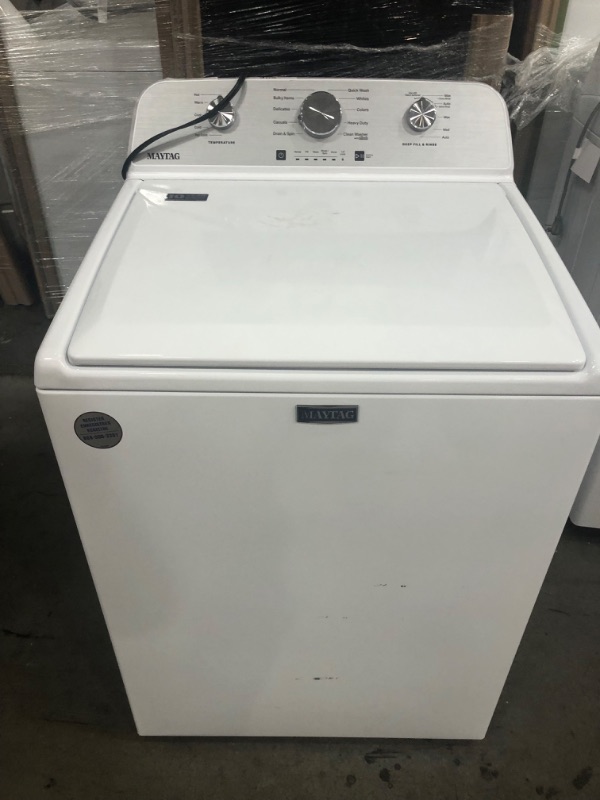 Photo 2 of Maytag 4.5-cu ft High Efficiency Agitator Top-Load Washer (White)