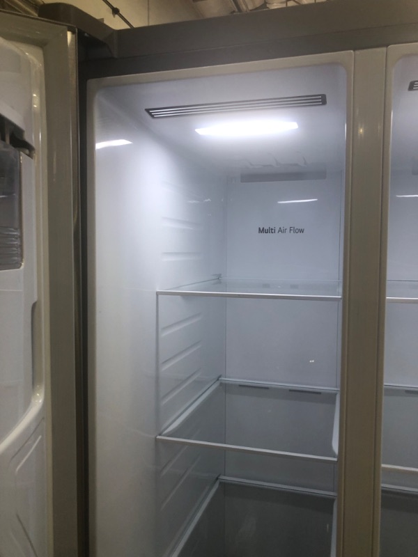 Photo 10 of LG Door in Door 27.12-cu ft Side-by-Side Refrigerator with Ice Maker (Printproof Stainless Steel)