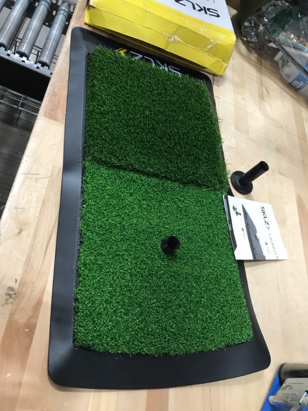 Photo 2 of ***SEE NOTES*** SKLZ Launch Pad Golf Hitting Mat Green Launch Pad + Balls 12 Pack
