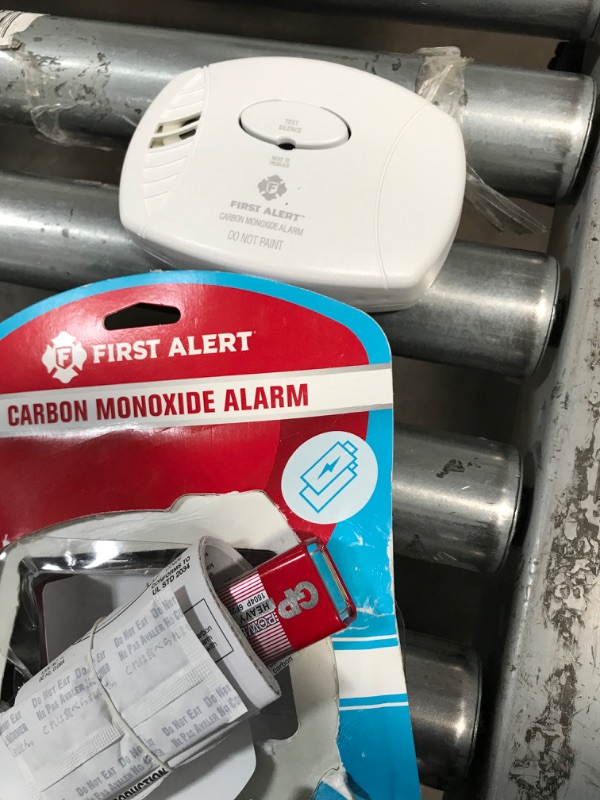 Photo 2 of First Alert CO605 Plug-in Carbon Monoxide Alarm with Battery Backup
