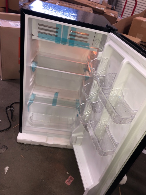 Photo 4 of Frestec 3.1 CU' Min Refrigerator, Compact Refrigerator, Small Refrigerator with Freezer, Black (FR 310 BK)