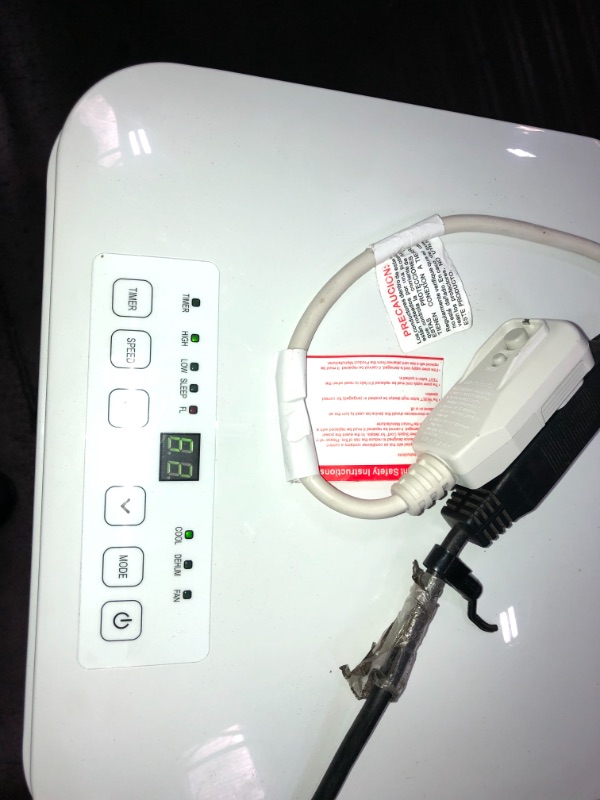 Photo 6 of *MISSING CONTROL**VITESSE 8000 BTU Portable Air Conditioner with Remote Included (Part number: VIT-8K-PAC-WHT)
