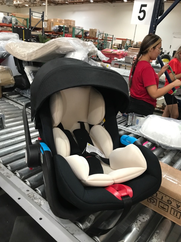 Photo 3 of Baby Car Seat install onto Pram Travel System with ISOFIX Connector Base
