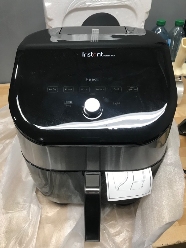 Photo 7 of Instant Vortex Plus 6-Quart Air Fryer Oven, From the Makers of Instant Pot with Odor Erase Technology, ClearCook Cooking Window, App with over 100 Recipes, Single Basket, Stainless Steel 6QT ClearCook