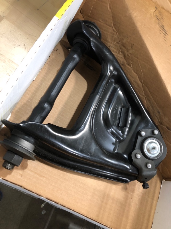 Photo 2 of MOOG RK621268 Suspension Control Arm and Ball Joint Assembly front right upper